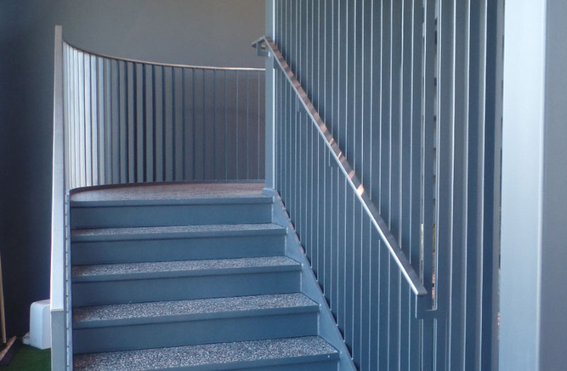 Stahltreppe mit Gussasphaltbelag